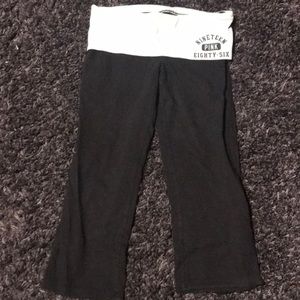 Cropped VS yoga pants😍